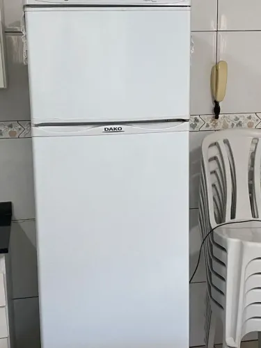 Geladeira Dako 2 portas,  gela super bem, funciona normalmente 
