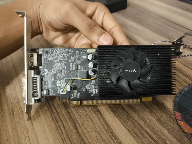 GT1030 com defeito