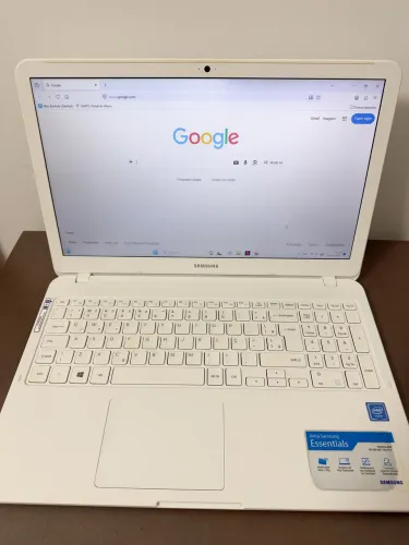 Notebook Samsung Essentials E20 Intel Celeron, 4GB RAM, HD 500GB , LED HD 15,6" Branco