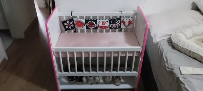 Mini berço rosa