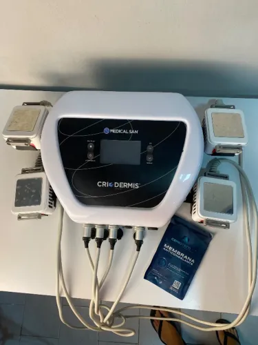 CRIODERMIS SMART MEDICAL SAN ? EQUIPAMENTO DE CRIOLIPÓLISE