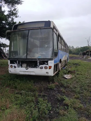 carcaça de ônibus Vial 1722.<br>