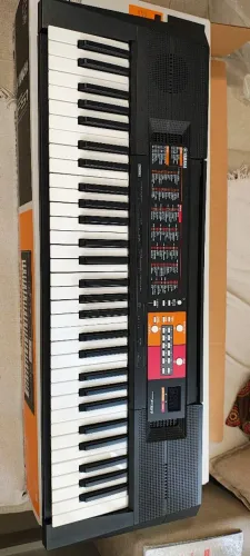 Vendo teclado Yamaha PSR F51 novo