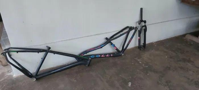 Vendo 2 quadros bicicleta mtb tamanho 15 outro 19