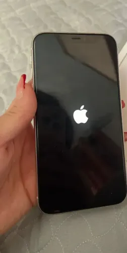 iPhone XR Preto Semi novo