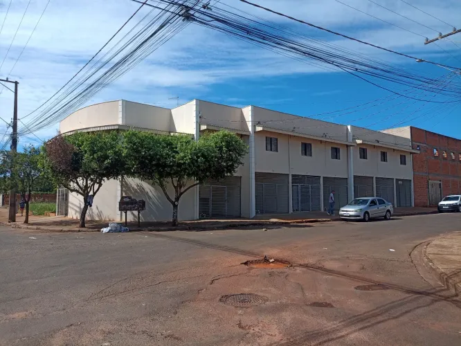 Alugo sobrado em Assis SP a 100 MTS da unesp