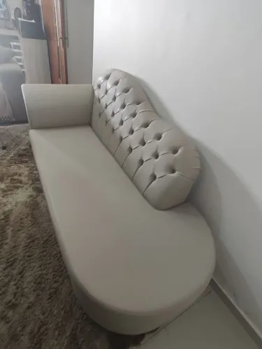 Vendo sofá divã praticamente novo