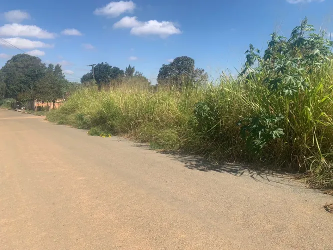 Vendo lote escriturado com asfalto no Jardim Ingá