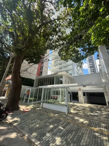 Ed. Piazza Bay Quadra, 233 m², 03 Suítes todas com sacadas, 03 Vagas de garagens.