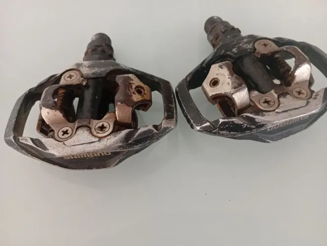 Pedal de clipe Shimano m530