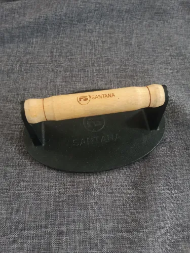 Prensador de ferro para carnes e hamburguers 