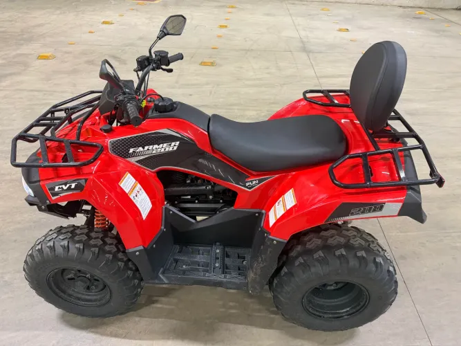 Vende se Quadriciculo Farmer 200