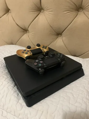 Ps4 slim 1TB