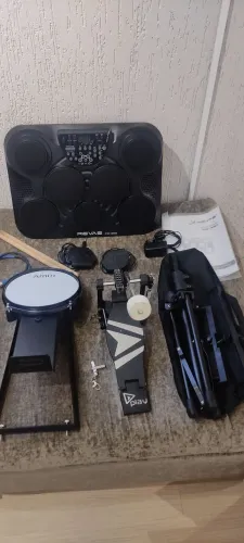 Bateria eletrônica Roland Revas