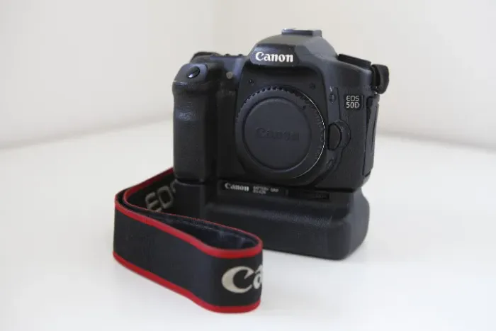 Câmera Canon EOS 50D com Grip