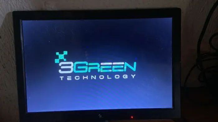 monitor 16 polegadas