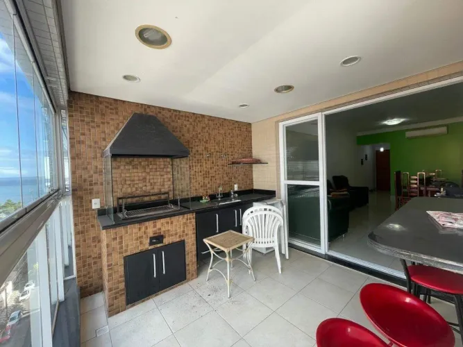 Apartamento a venda na quadra da praia em Santos SP