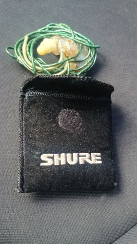 Fone para retorno de palco shure