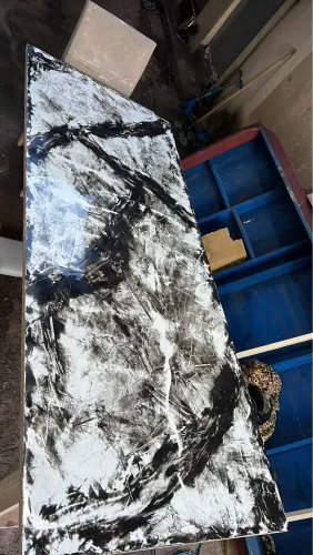 Mesa madeira pintura em efeito marmore
