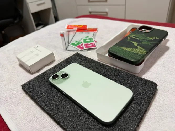 iPhone 15 128gb