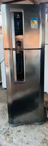 Vendo essa geladeira Electrolux duplex Frost Free gelo seco