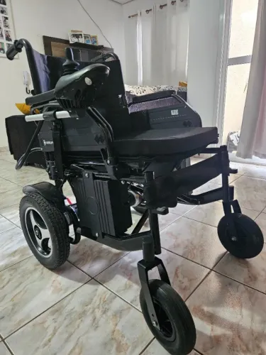 CADEIRA DE RODAS MOTORIZADA - DELLAMED