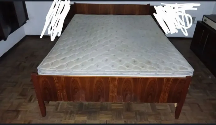 Cama casal antiga anos 80 madeira
