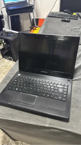 Notebook Acer básico