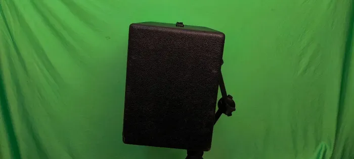Gabinete de guitarra com Celestion V30