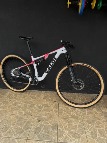BICICLETA CALOI ELITE CARBON FS