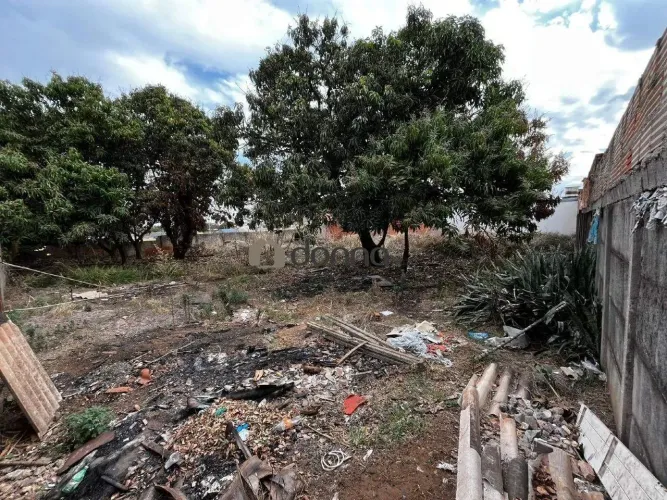Terreno 900m2 no Recreio Dos Bandeirantes - Uberaba-MG