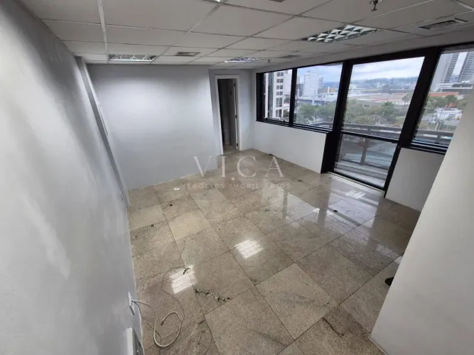 Sala para alugar com 34m² - por R$ 2.700 - Edifício Murano - Alphaville/SP