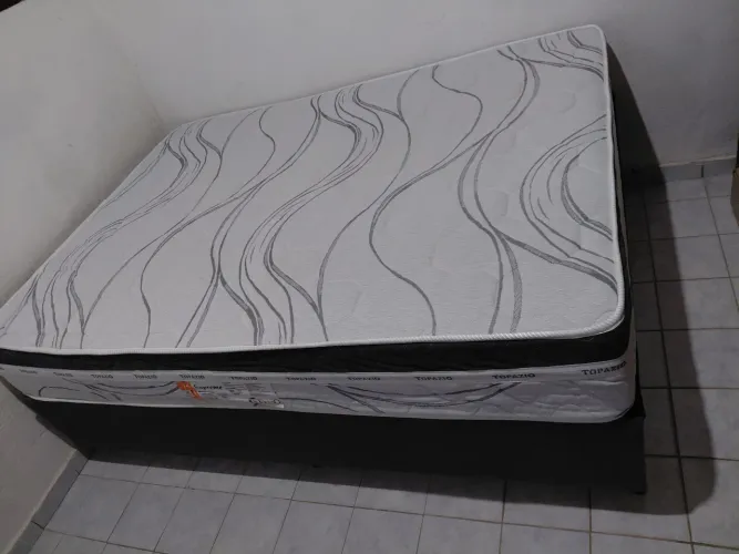 Pra vender logo - Cama de casal com Box