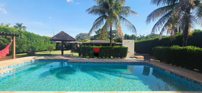 Chácara térrea alto padrão no condomínio Village Bandeirantes I, em Jardinópolis - Imobili