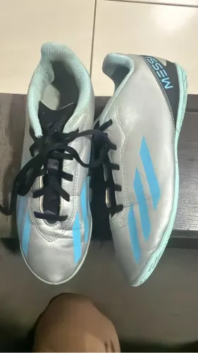 Chuteira adidas Messi