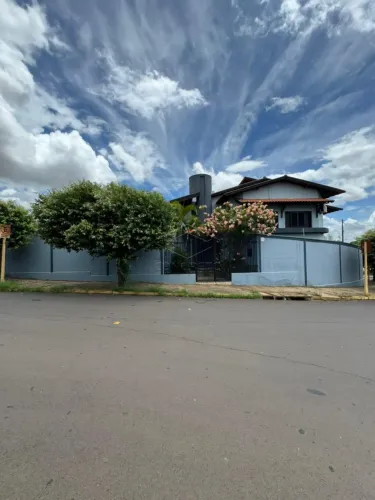 VENDA OU LOCAÇÃO: Excelente oportunidade para uso comercial ou residencial a 100mt da Naçõ