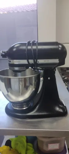 Batedeira KitchenAid Artisan Black Matte - Semi Nova | 220V