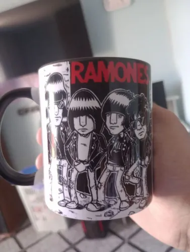Caneca Ramones