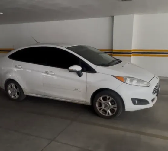 Alugo carro com motorista 