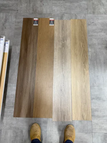 Piso laminado e vinílico / Instalação e reparo