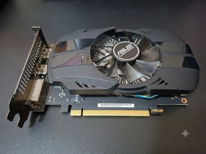 GTX 1650 D6 OC 4GB - Ótimo estado