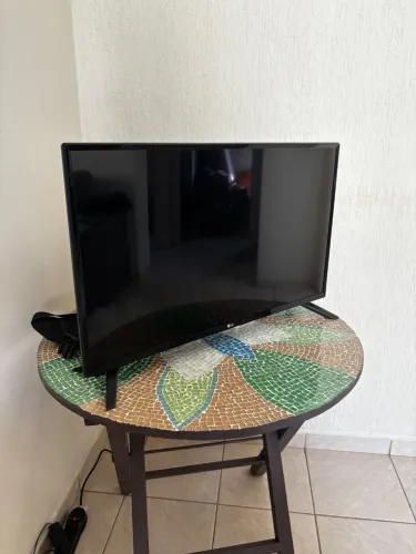 ? TV LG 32" LED - 32LV300C