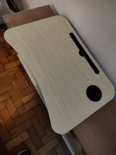 Mesinha de cama para trabalhar e café