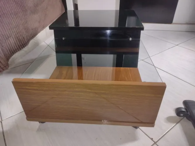 Mesa de centro de vidro