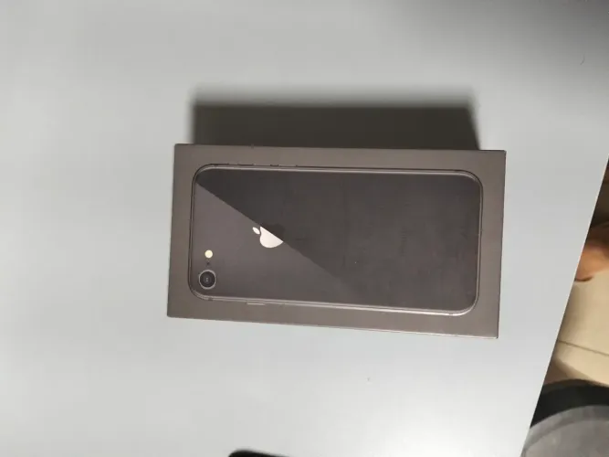 iPhone 8 64