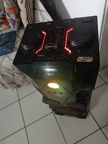 Caixa de som xboom LG 1milrms