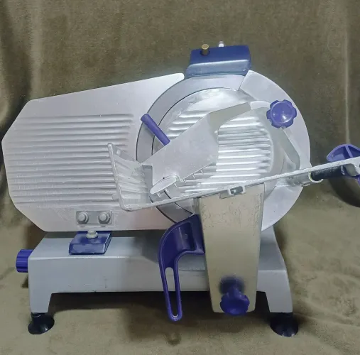 Máquina de cortar frios