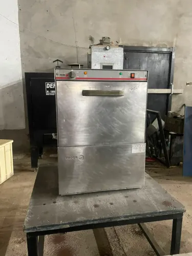 MÁQUINA DE LAVAR INDUSTRIAL