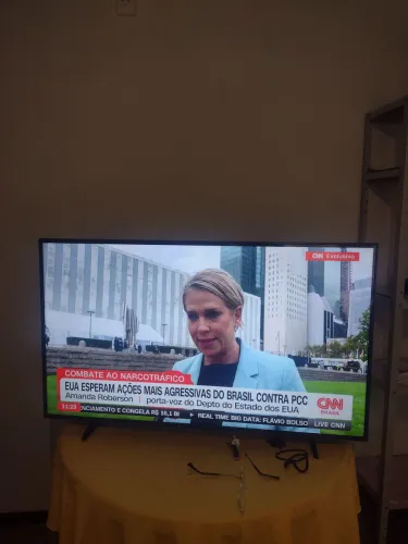 Vendo TV Smart Samsung 43 polegadas, semi nova , em perfeito estado , não entrego .