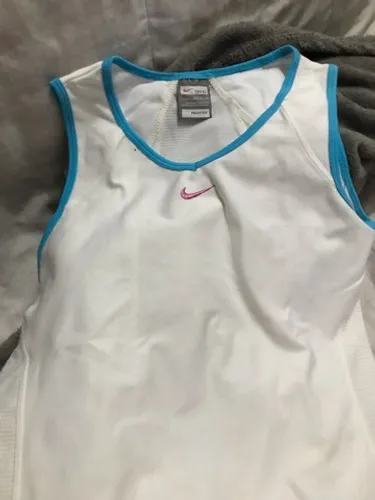 Regata Feminina NIKE Fit Dry - NOVA - Importada